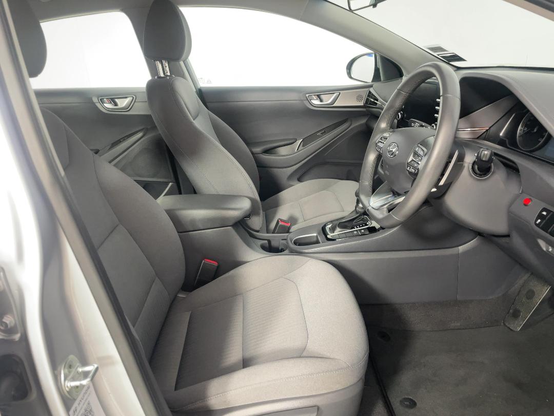 Photo '16' of Hyundai Ioniq