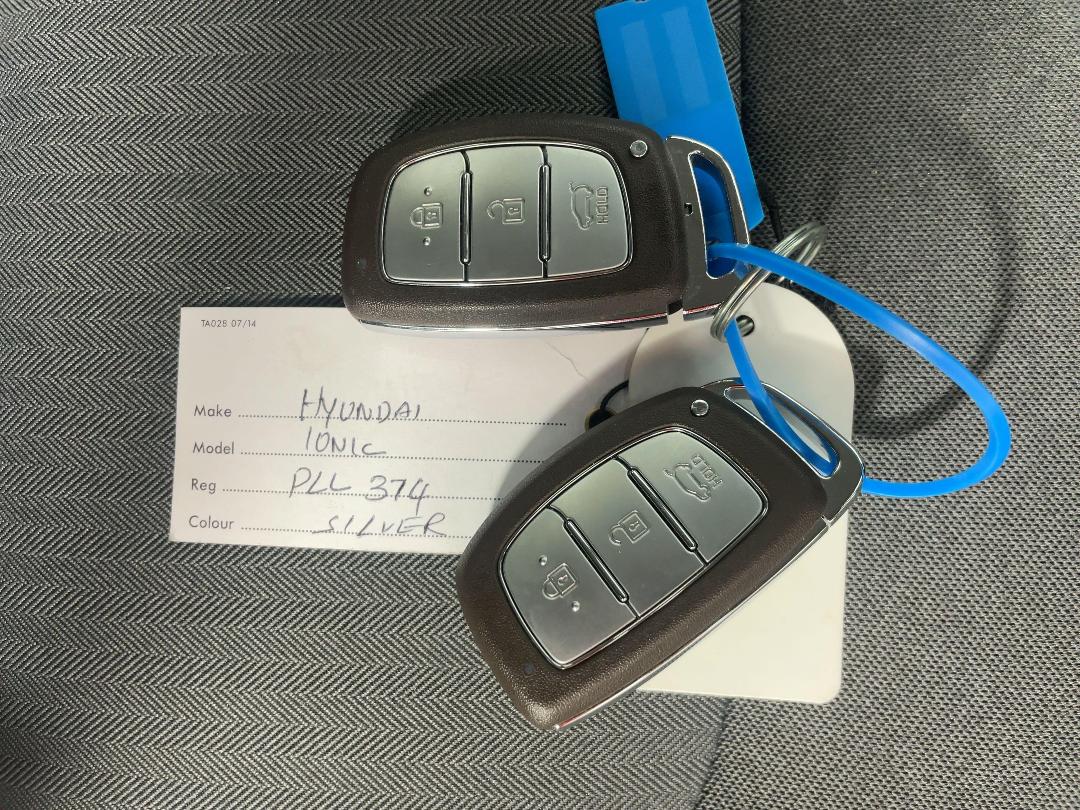 Photo '22' of Hyundai Ioniq