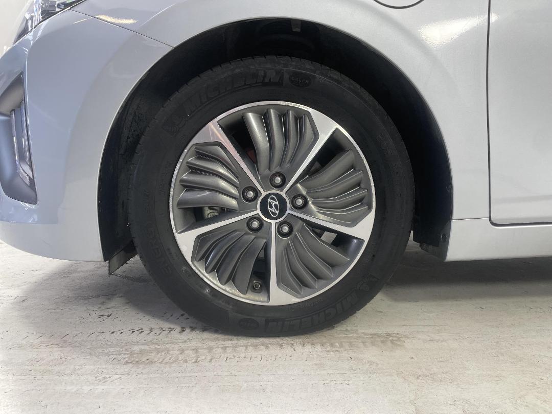 Photo '10' of Hyundai Ioniq