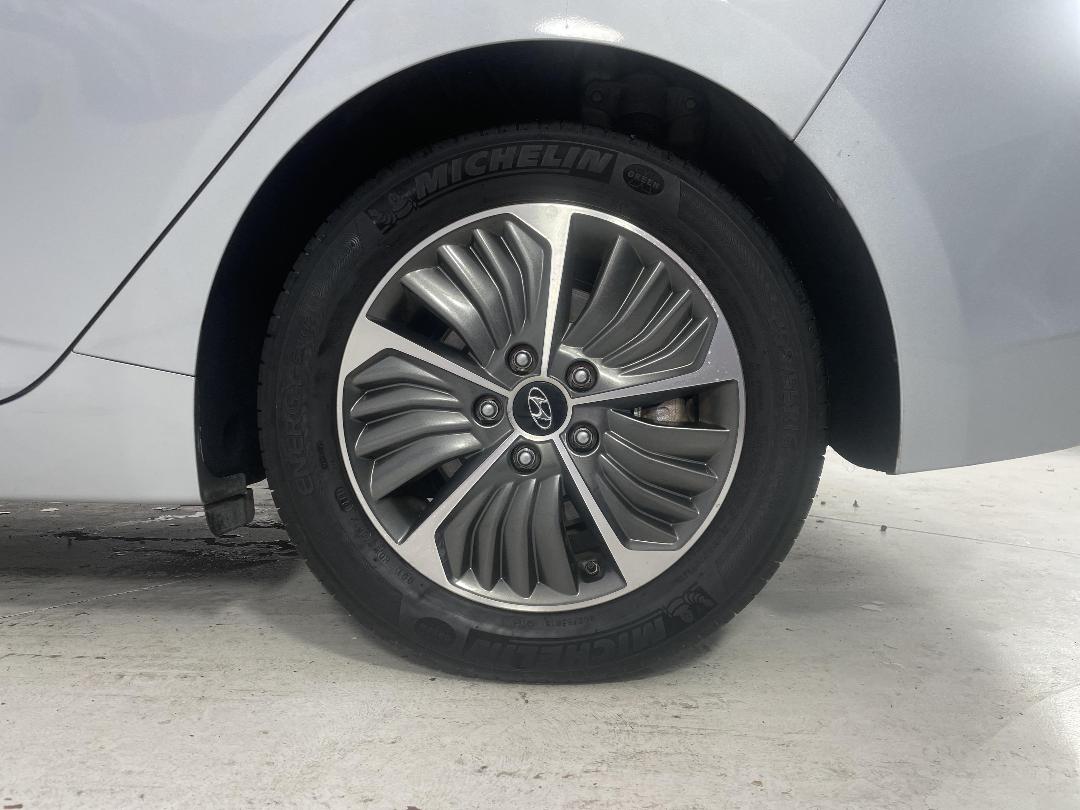 Photo '11' of Hyundai Ioniq