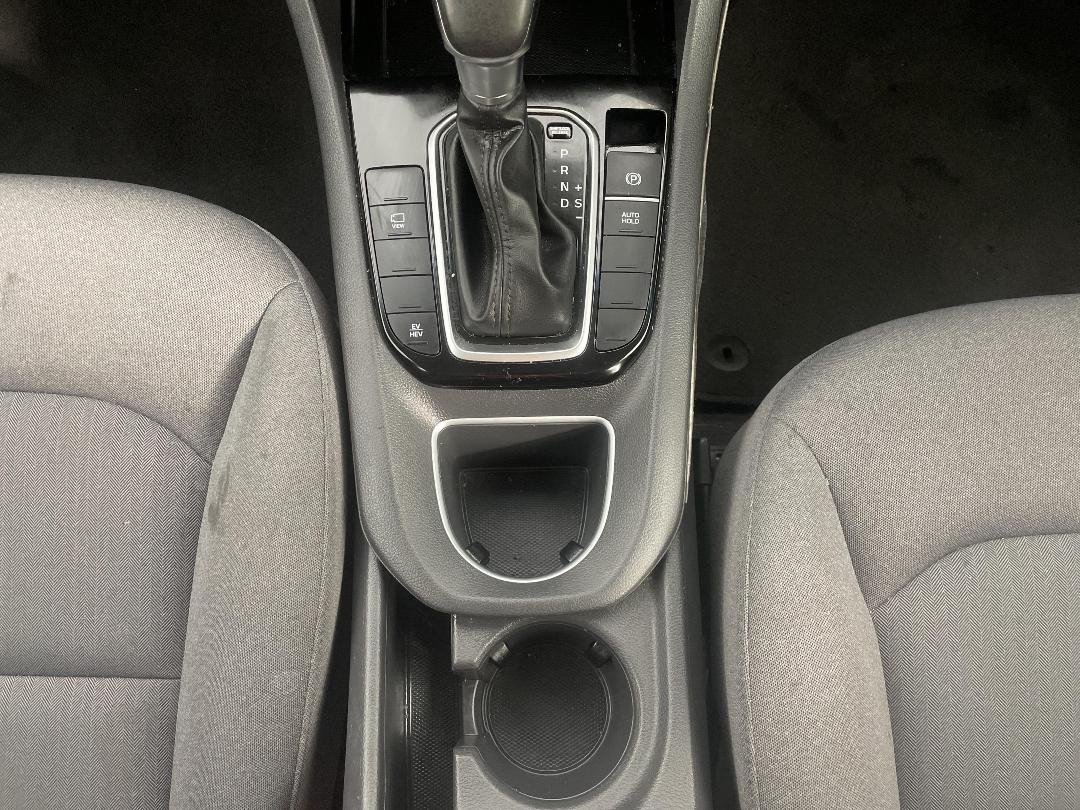 Photo '18' of Hyundai Ioniq