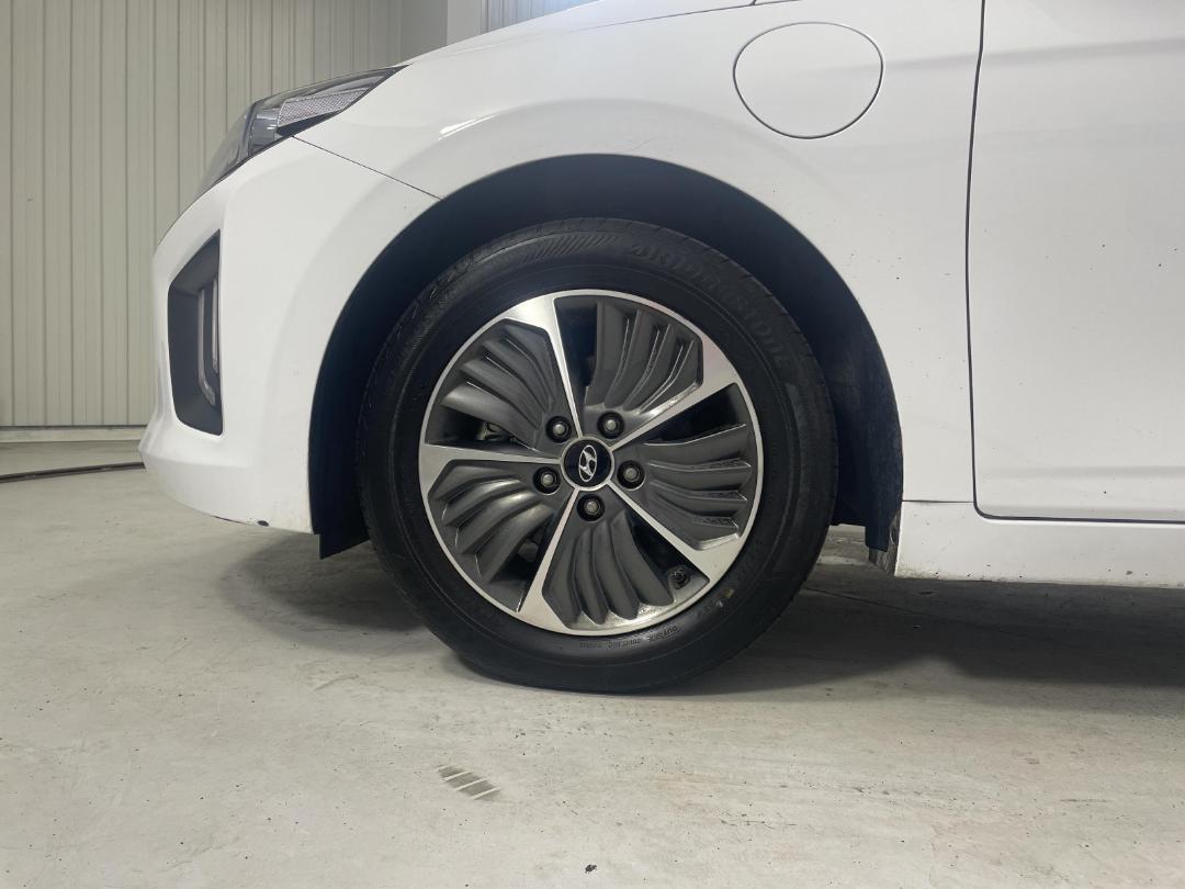 Photo '10' of Hyundai Ioniq