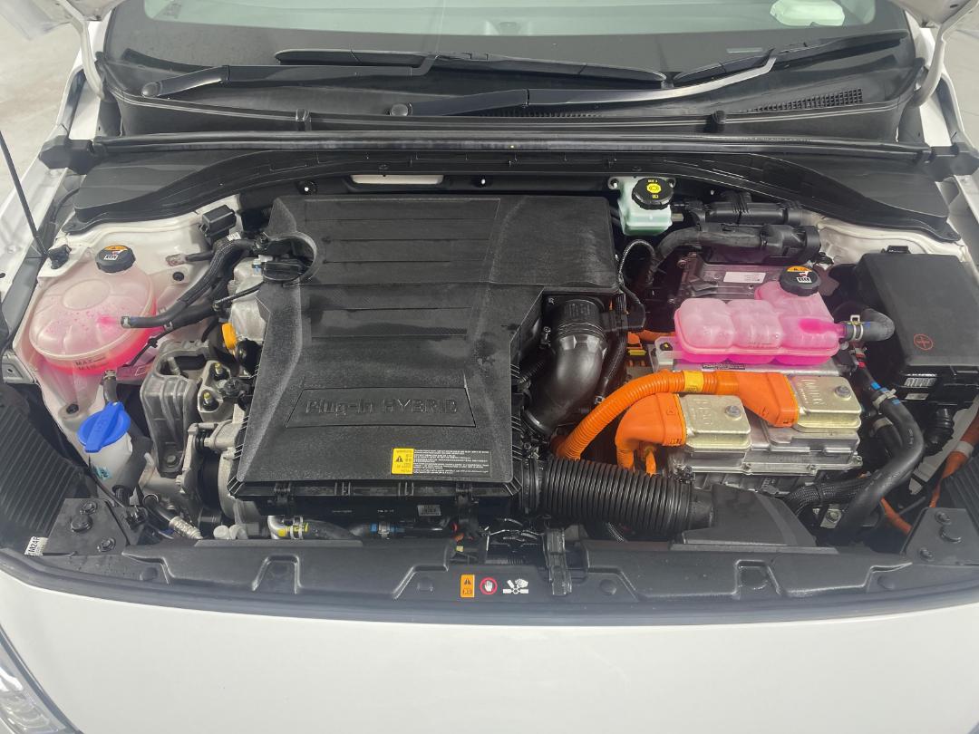 Photo '13' of Hyundai Ioniq