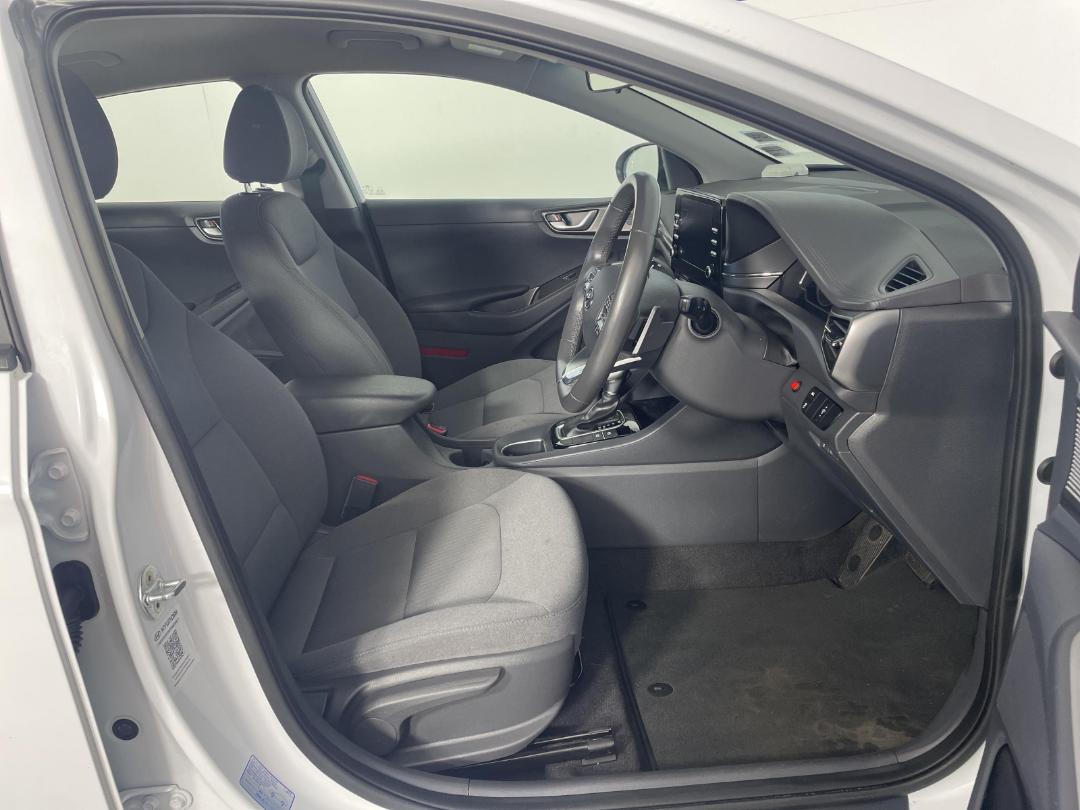 Photo '16' of Hyundai Ioniq