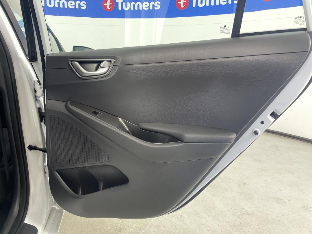 Photo '19' of Hyundai Ioniq