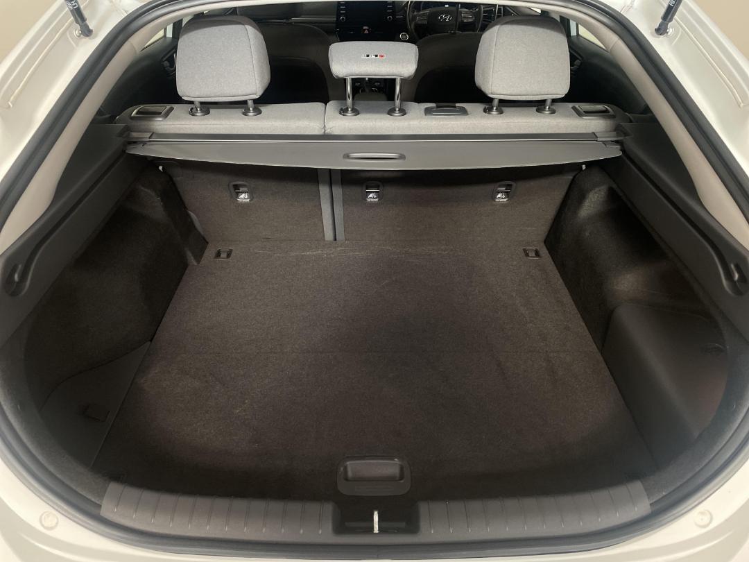 Photo '14' of Hyundai Ioniq