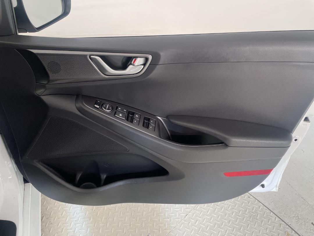 Photo '15' of Hyundai Ioniq