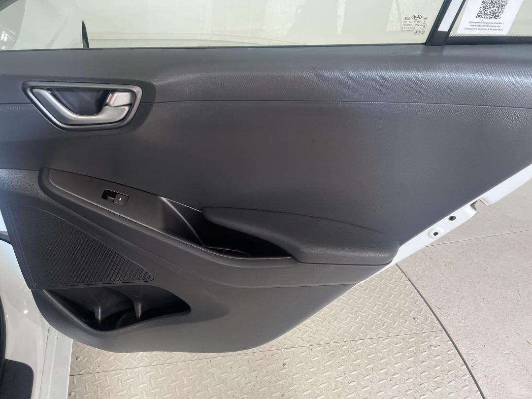 Photo '19' of Hyundai Ioniq