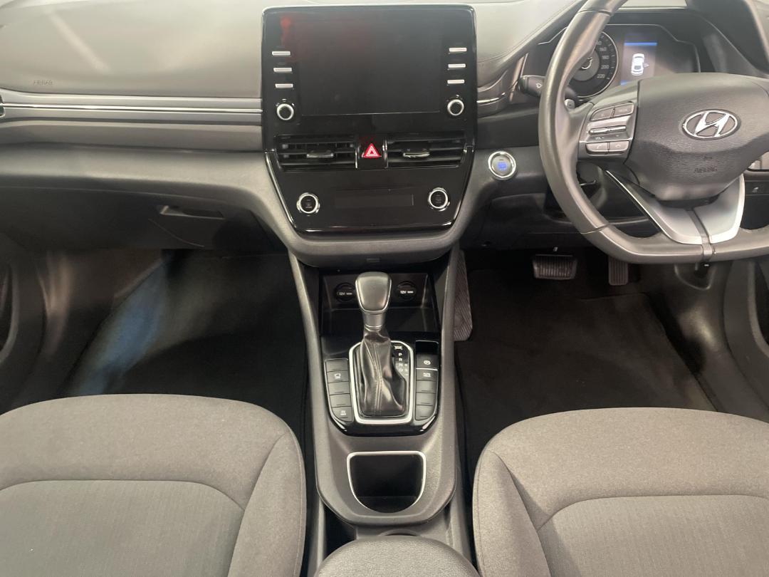 Photo '18' of Hyundai Ioniq