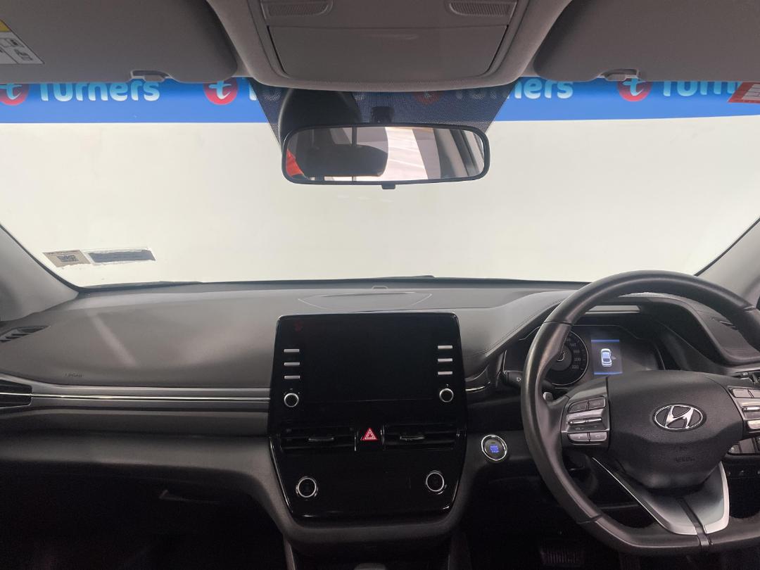 Photo '17' of Hyundai Ioniq