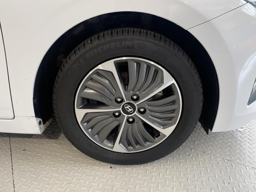 Photo '9' of Hyundai Ioniq