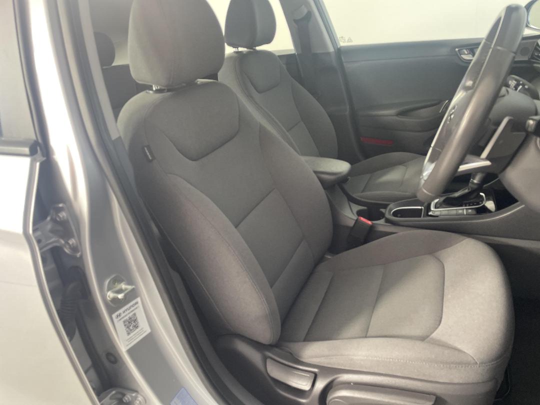 Photo '16' of Hyundai Ioniq