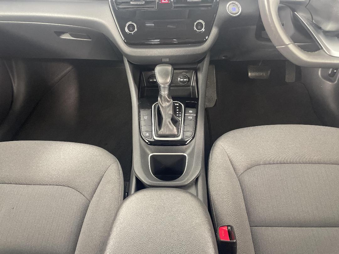 Photo '18' of Hyundai Ioniq