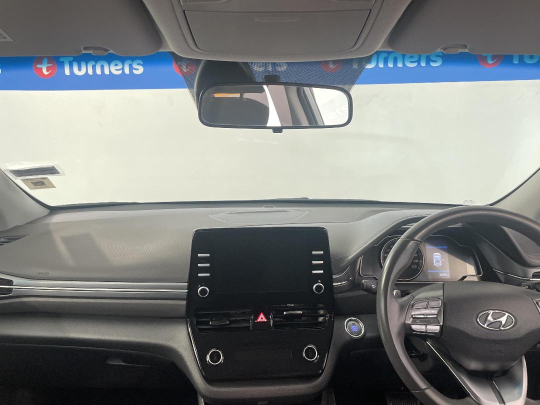 Photo '17' of Hyundai Ioniq Photo '17' of Hyundai Ioniq