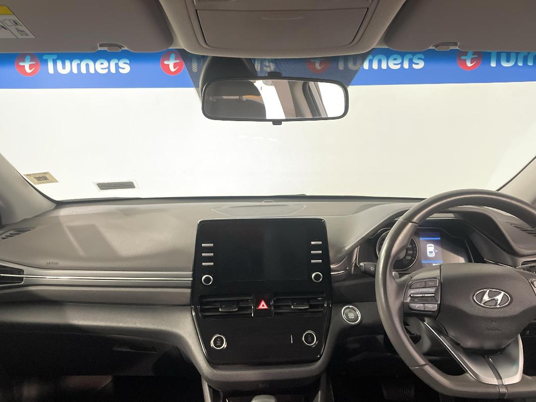 Photo '17' of Hyundai Ioniq Photo '17' of Hyundai Ioniq