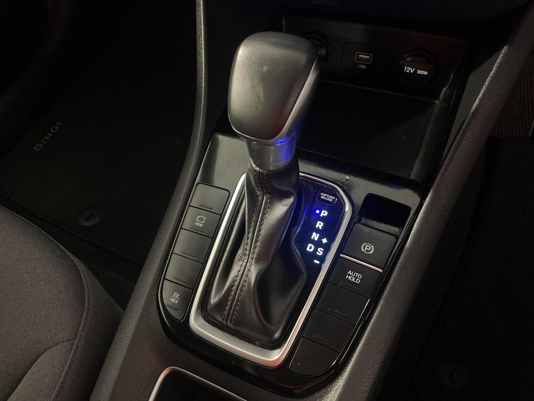 Photo '32' of Hyundai Ioniq Photo '32' of Hyundai Ioniq