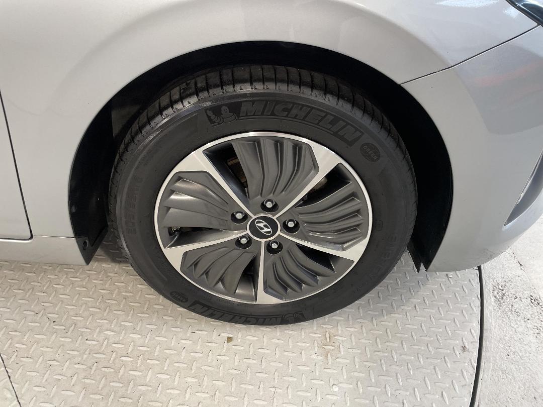 Photo '9' of Hyundai Ioniq