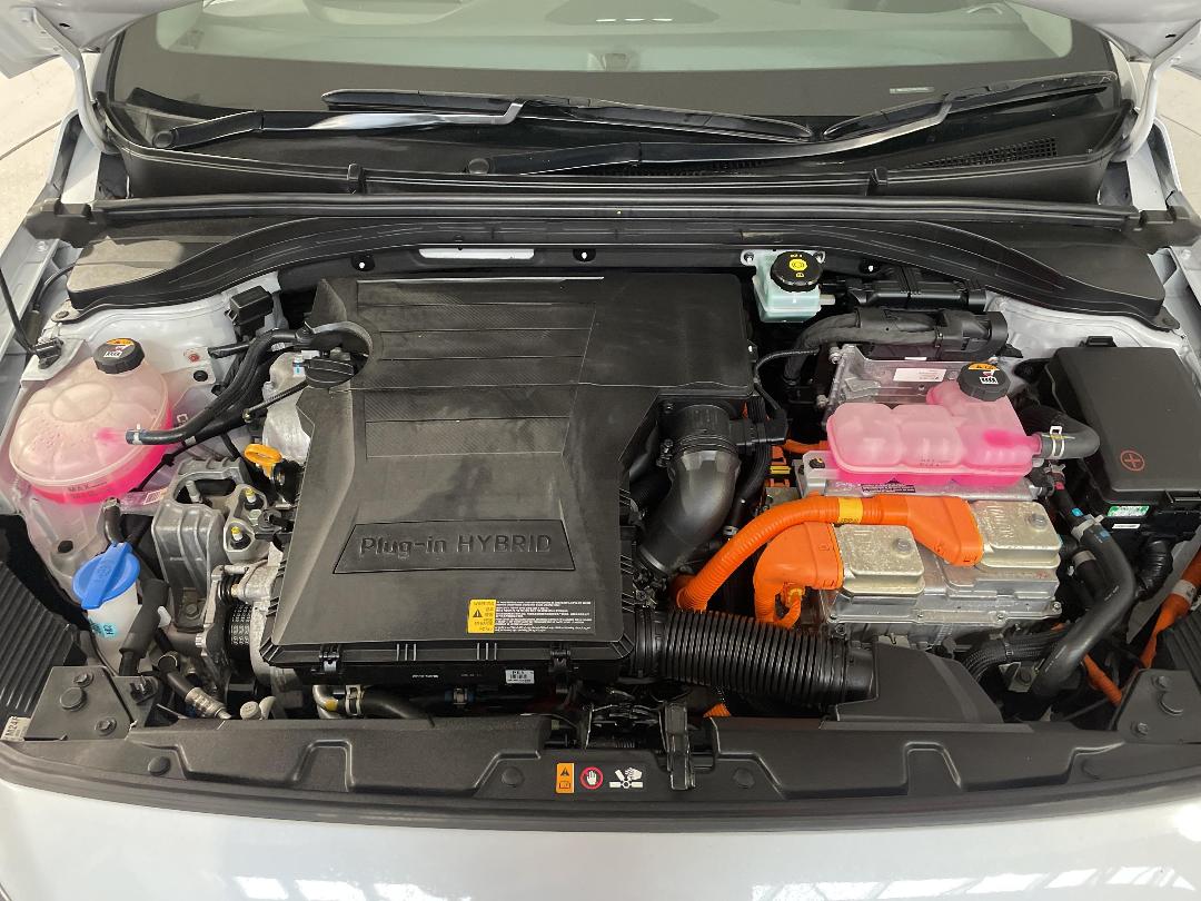 Photo '13' of Hyundai Ioniq