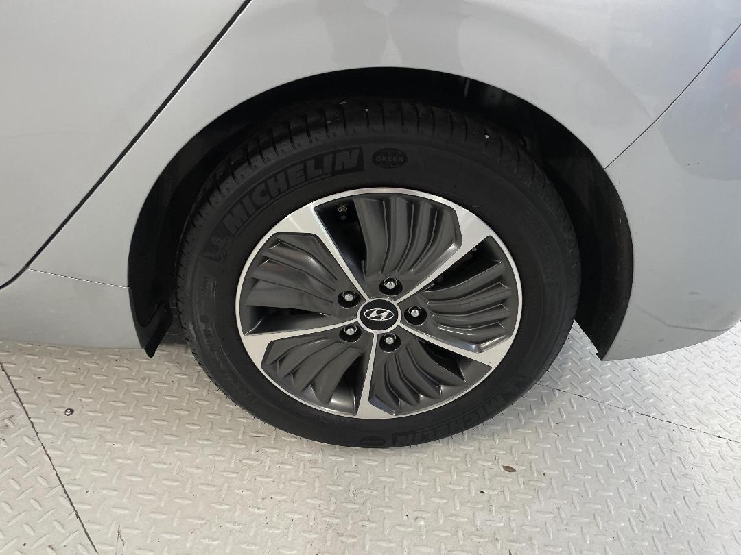 Photo '11' of Hyundai Ioniq