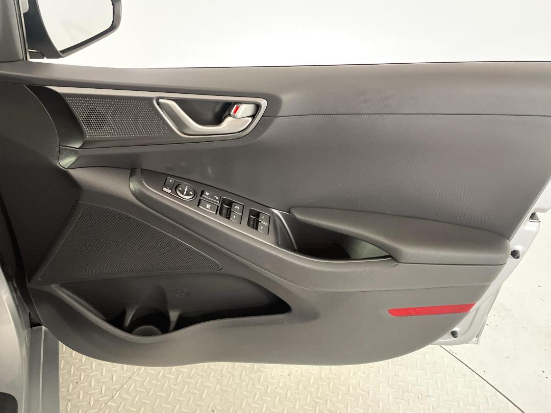 Photo '15' of Hyundai Ioniq