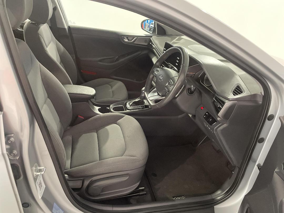 Photo '16' of Hyundai Ioniq