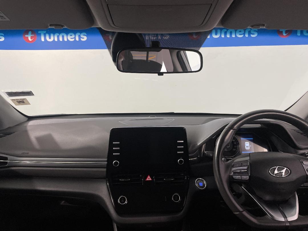 Photo '17' of Hyundai Ioniq