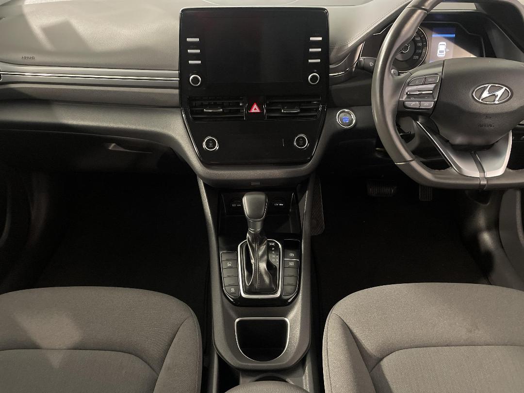 Photo '18' of Hyundai Ioniq