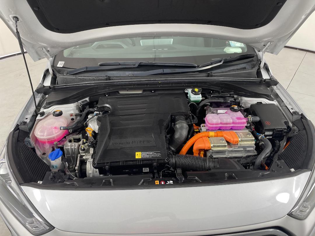 Photo '13' of Hyundai Ioniq Photo '13' of Hyundai Ioniq