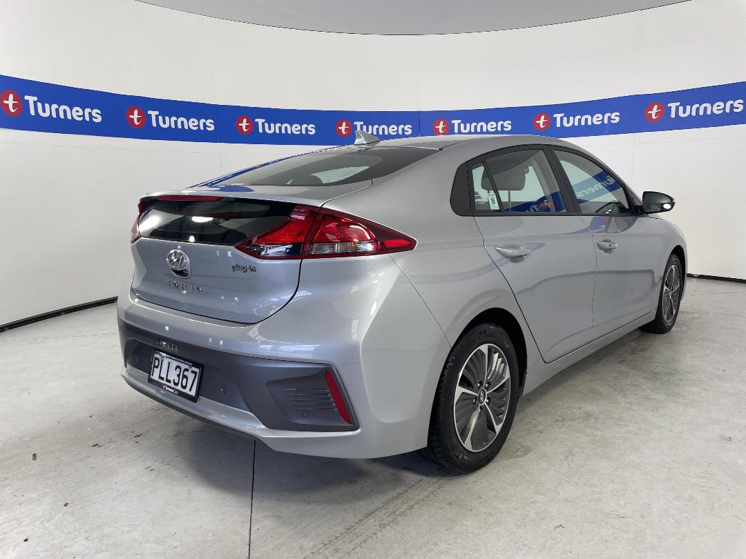 Photo '7' of Hyundai Ioniq Photo '7' of Hyundai Ioniq