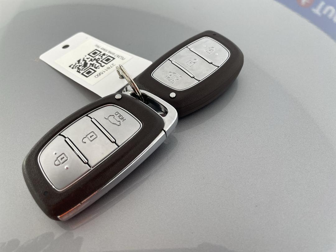 Photo '22' of Hyundai Ioniq Photo '22' of Hyundai Ioniq