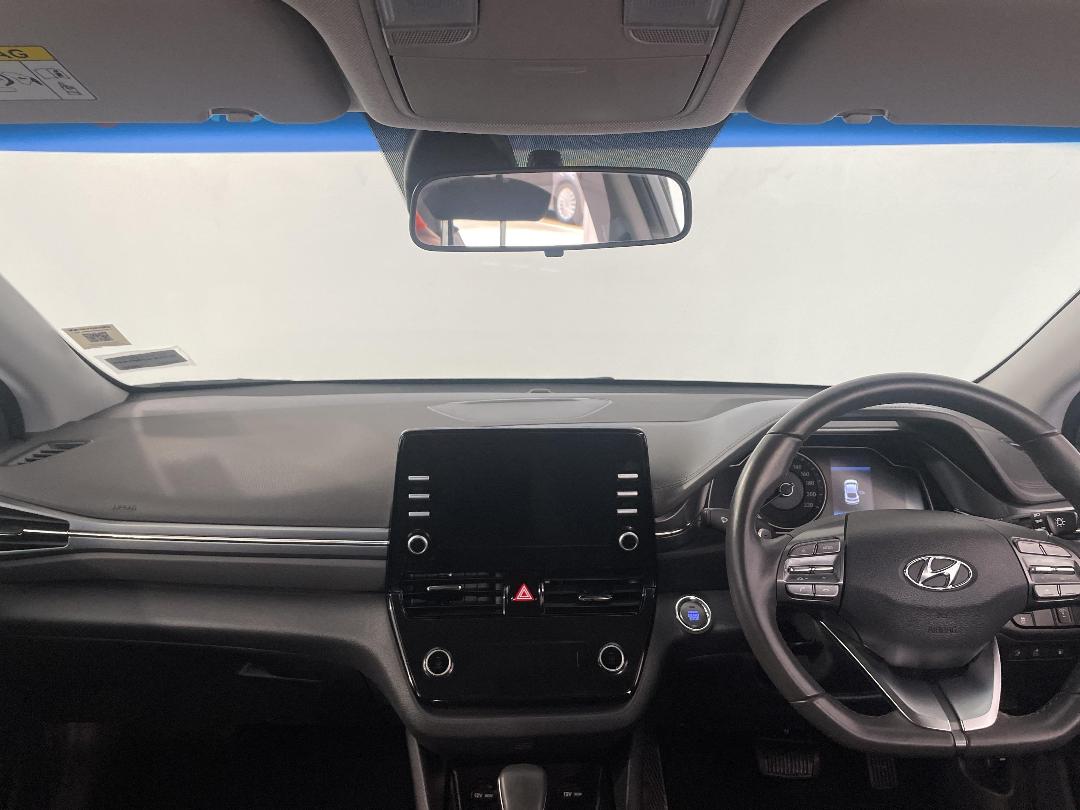 Photo '17' of Hyundai Ioniq