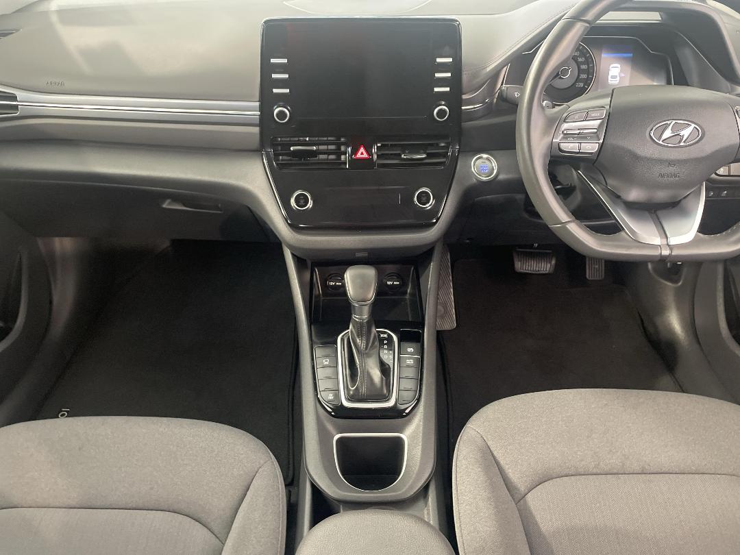 Photo '18' of Hyundai Ioniq