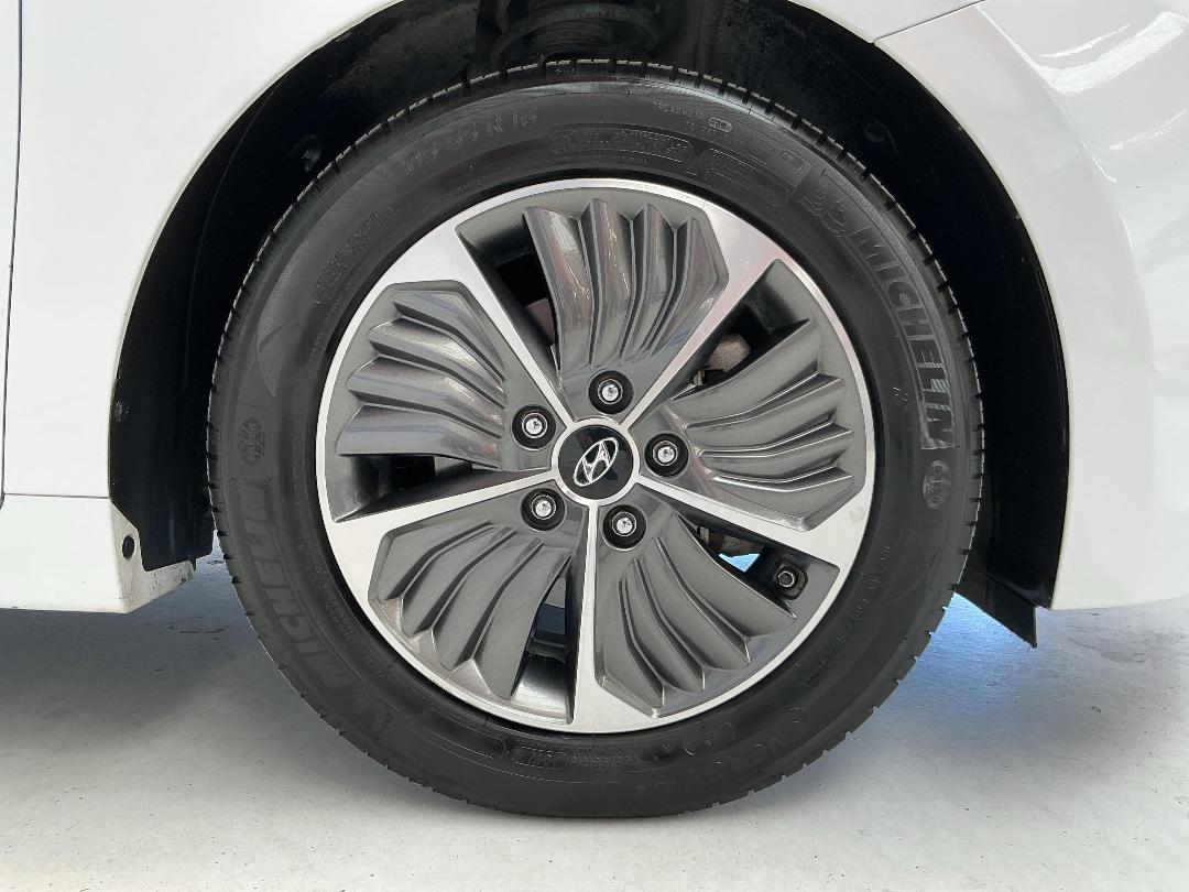 Photo '9' of Hyundai Ioniq