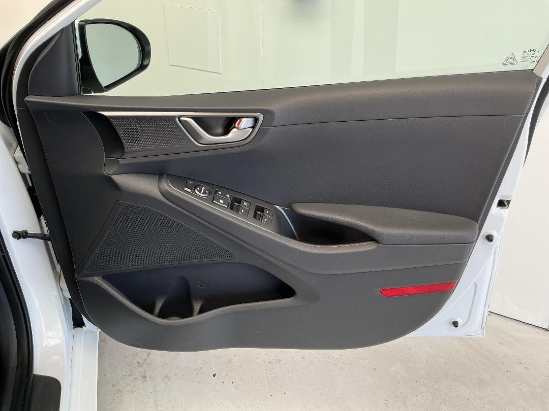 Photo '15' of Hyundai Ioniq