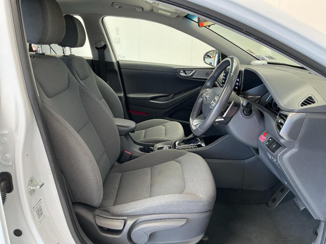 Photo '16' of Hyundai Ioniq