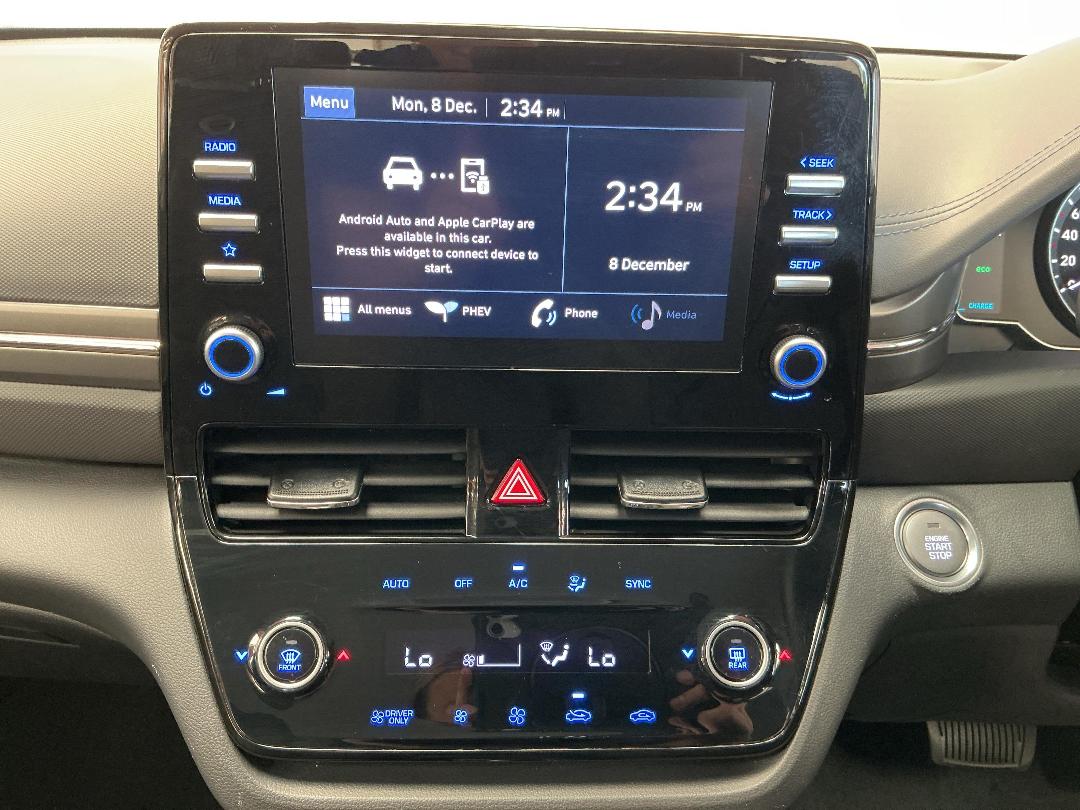 Photo '18' of Hyundai Ioniq