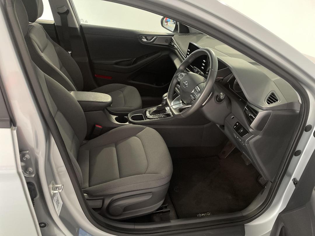 Photo '16' of Hyundai Ioniq