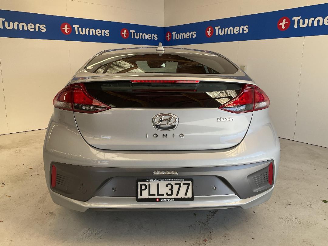 Photo '6' of Hyundai Ioniq Photo '6' of Hyundai Ioniq