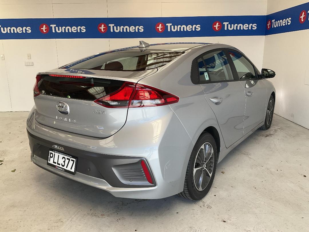 Photo '7' of Hyundai Ioniq Photo '7' of Hyundai Ioniq