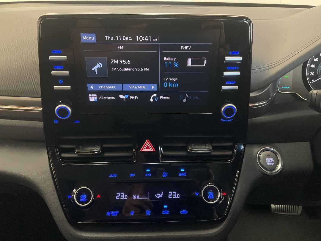 Photo '18' of Hyundai Ioniq Photo '18' of Hyundai Ioniq