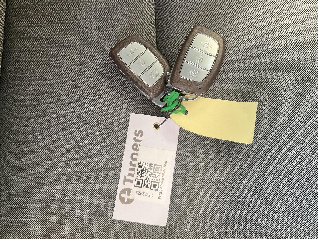 Photo '22' of Hyundai Ioniq Photo '22' of Hyundai Ioniq