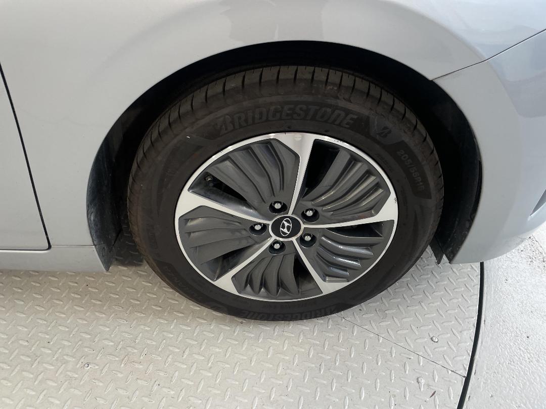 Photo '9' of Hyundai Ioniq