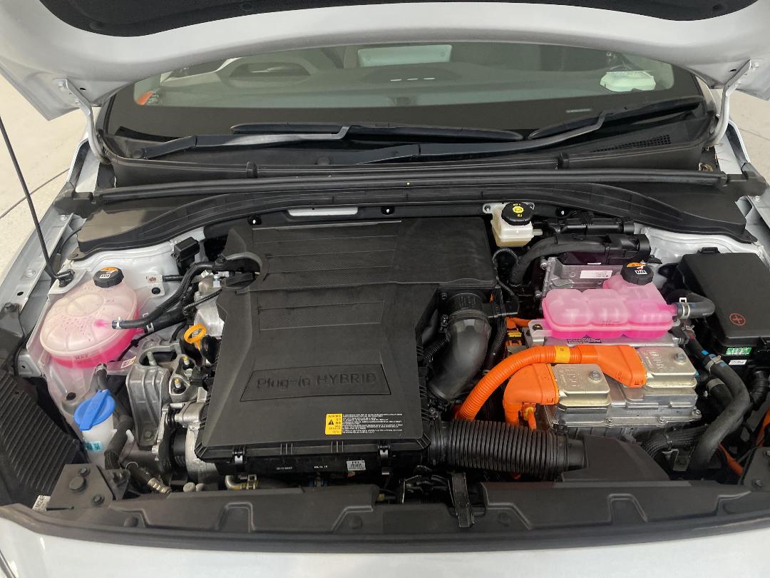 Photo '13' of Hyundai Ioniq