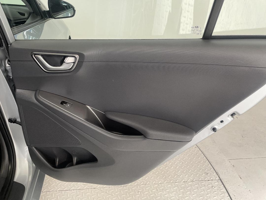 Photo '19' of Hyundai Ioniq