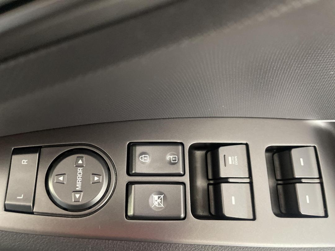 Photo '23' of Hyundai Ioniq