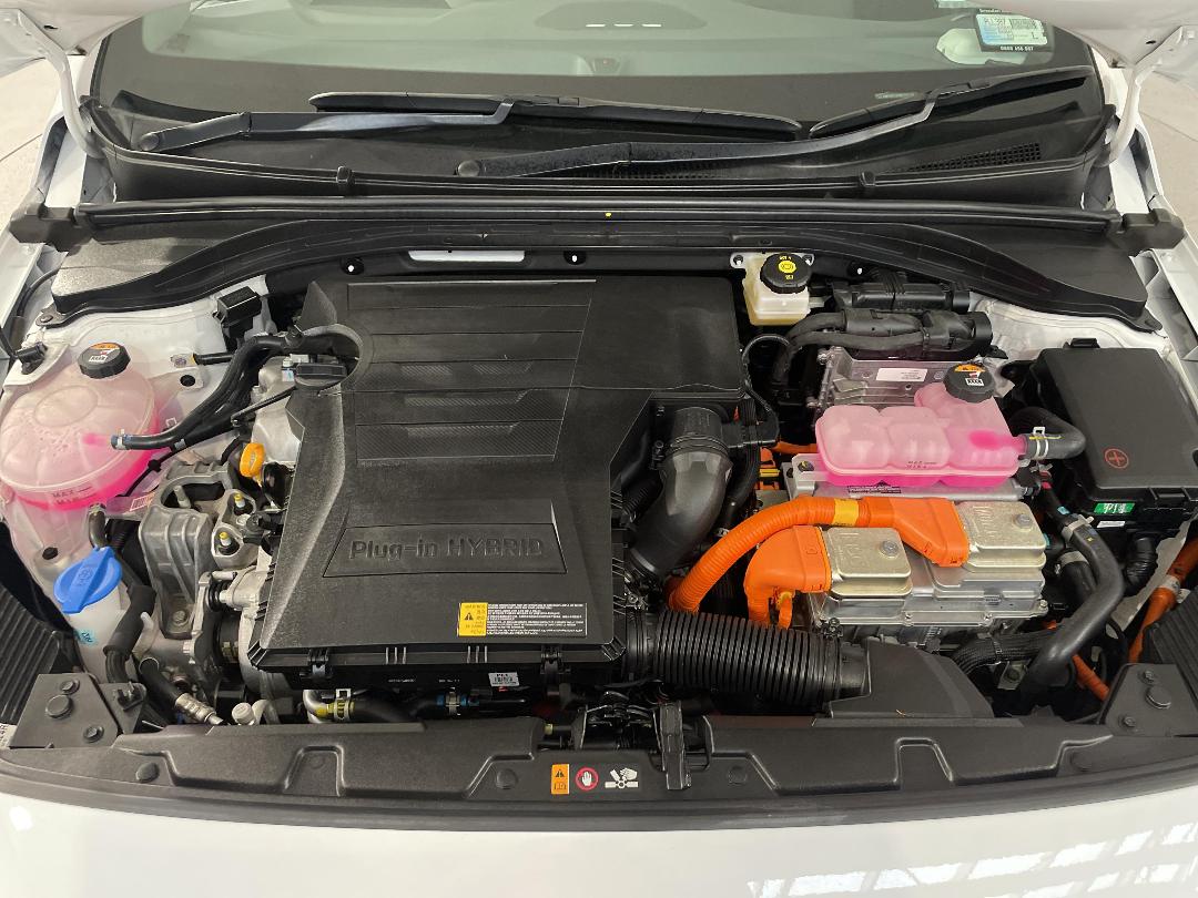 Photo '13' of Hyundai Ioniq