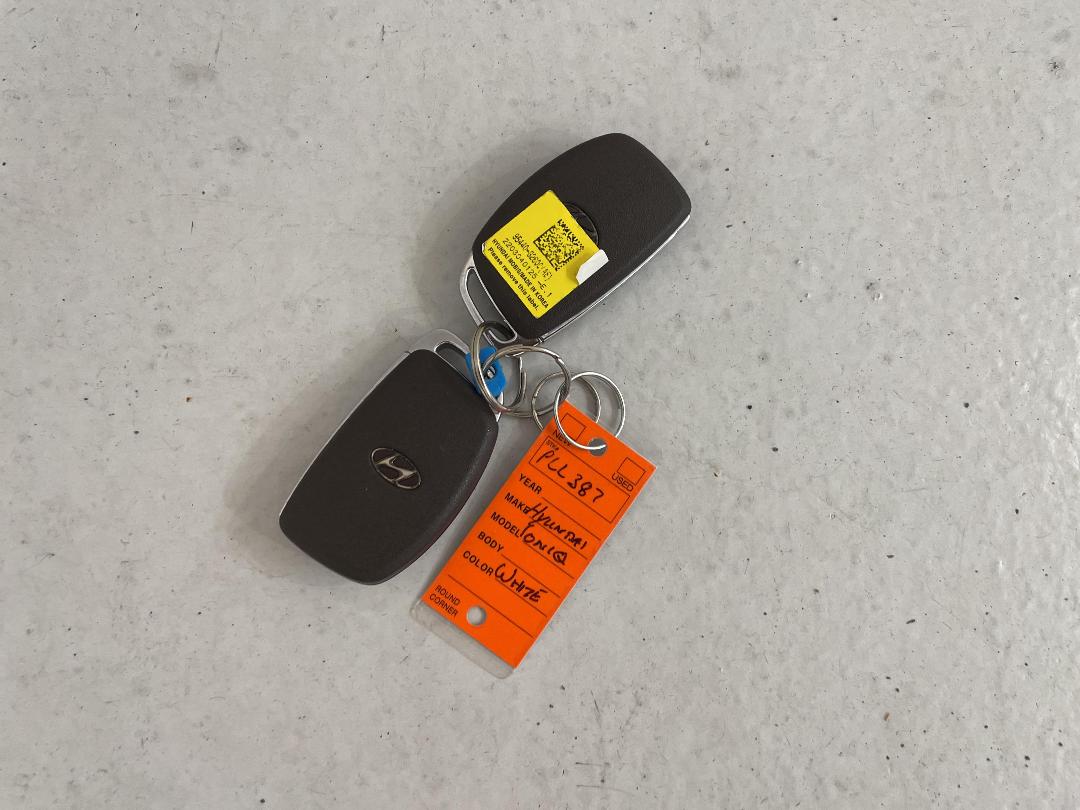 Photo '22' of Hyundai Ioniq