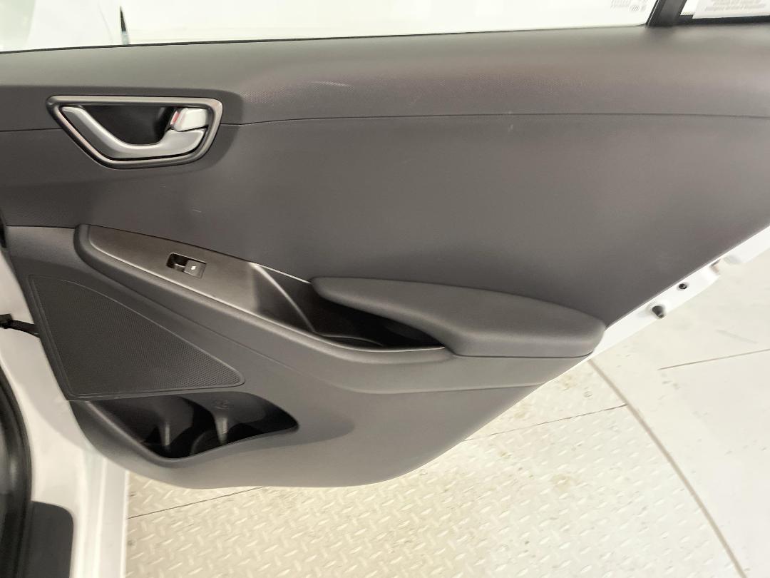 Photo '19' of Hyundai Ioniq