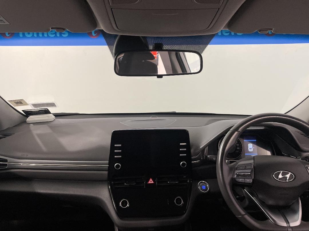 Photo '17' of Hyundai Ioniq