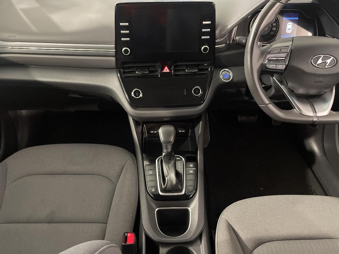 Photo '18' of Hyundai Ioniq